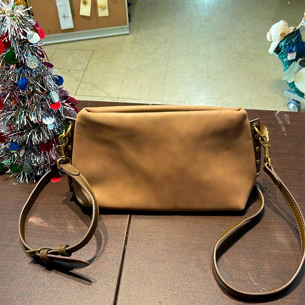 Universal Thread Crossbody bag Tan🎉